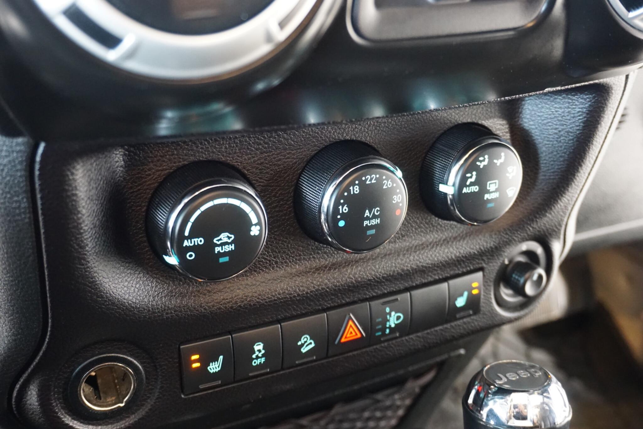 Jeep Wrangler 3.6 V6 JK Edition SUV 4dr Petrol Auto 4WD Euro 6 (280 bhp)